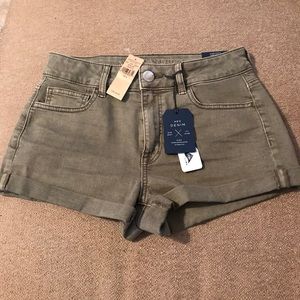 ***SOLD***NWT Green AE Shorts